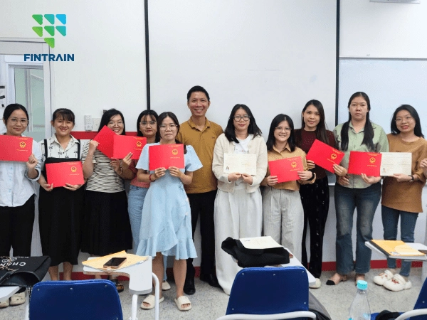 hoc-vien-fintrain-1