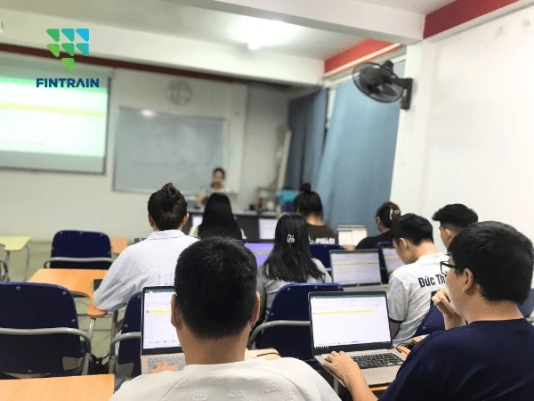 hoc-vien-fintrain