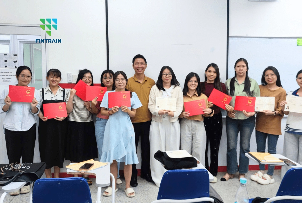 hoc-vien-khoa-hoc-tai-fintrain-1